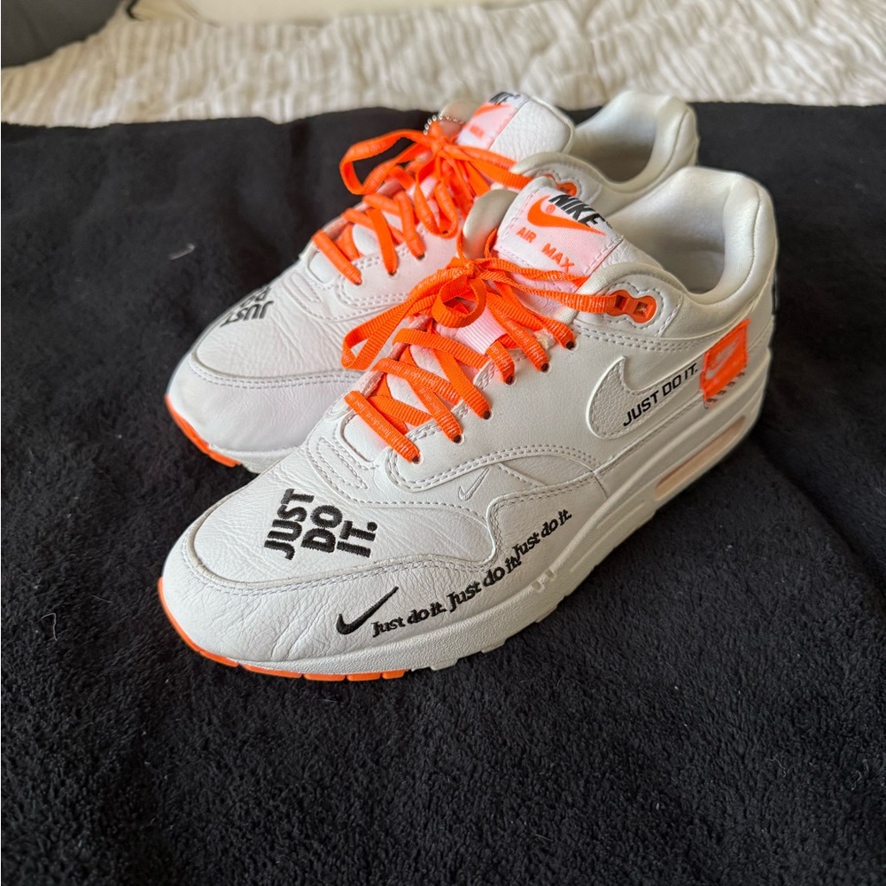 Nike Air Max White and Orange Shoes - Picture 5 of 7